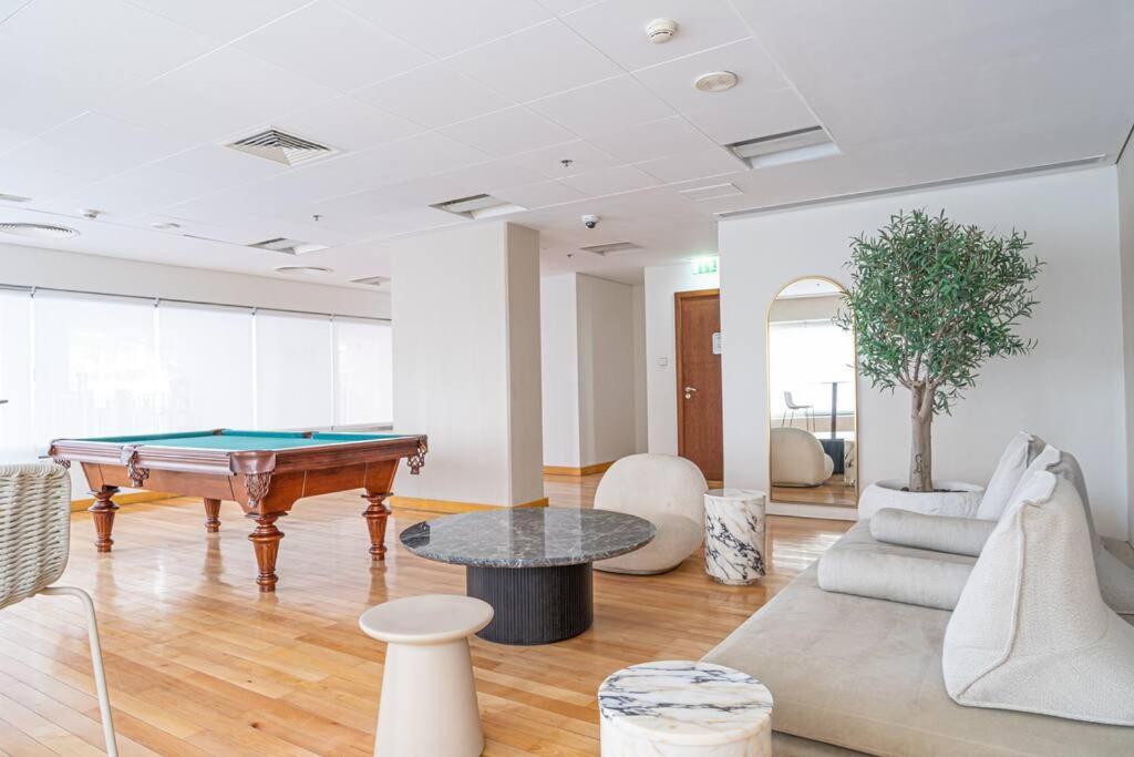 Apartment First Class 2br With Full Boulevard View *