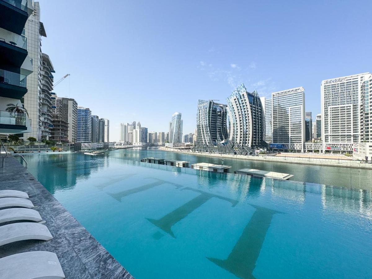 Apartment Aliving Stylish Binghatti Canal View & Burj Khalifa Dubai