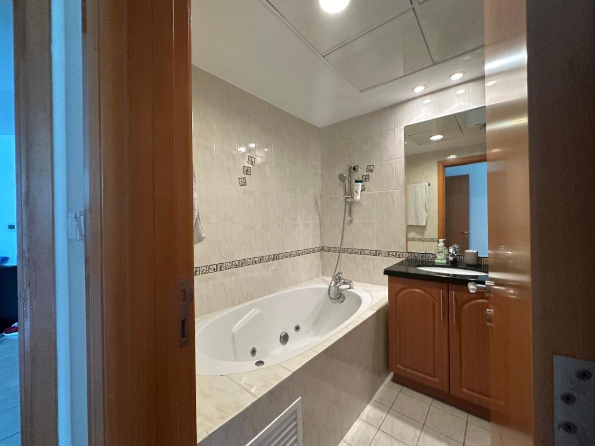 Stylish Marina View Apartment *