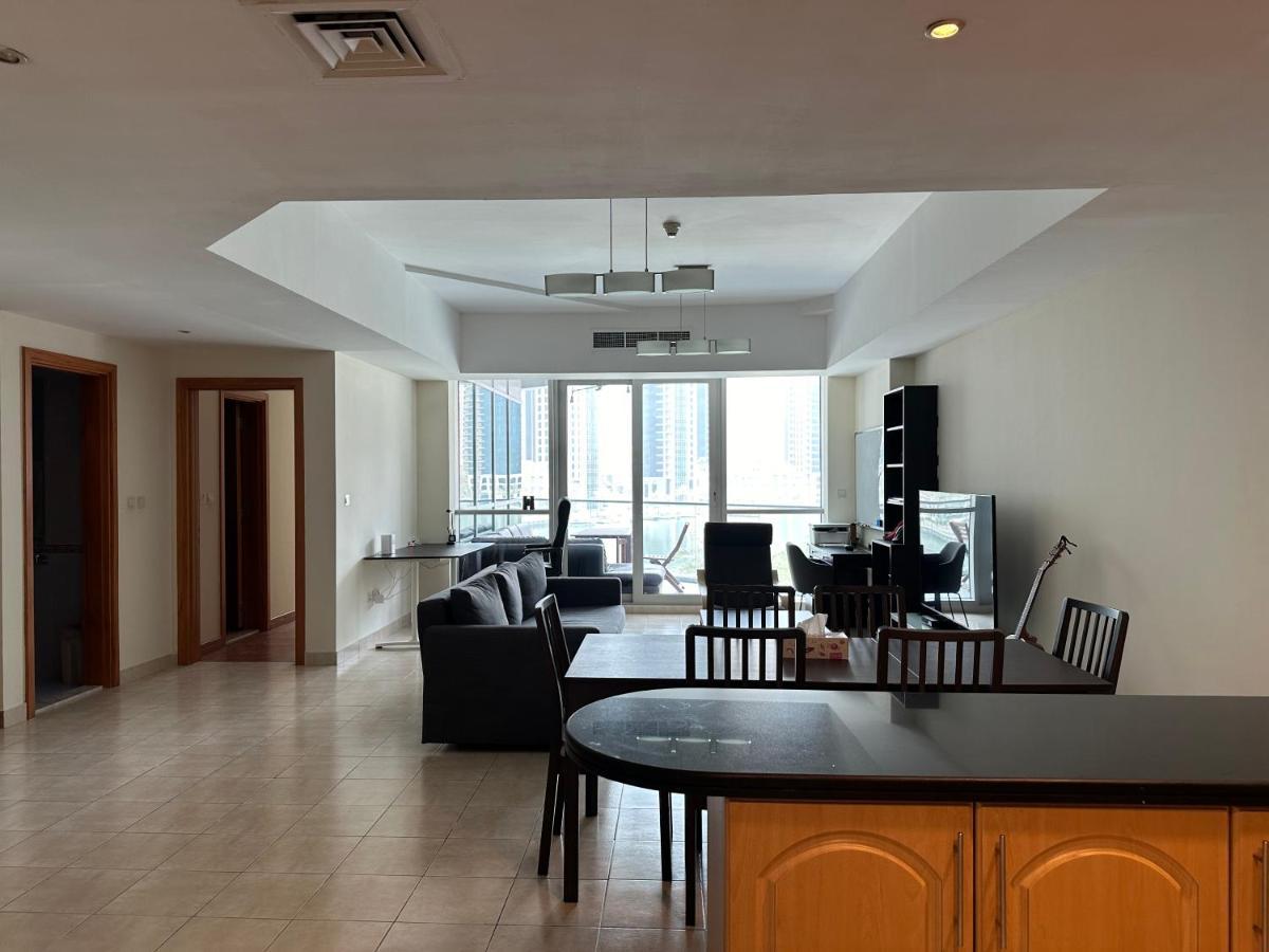 Stylish Marina View Apartment