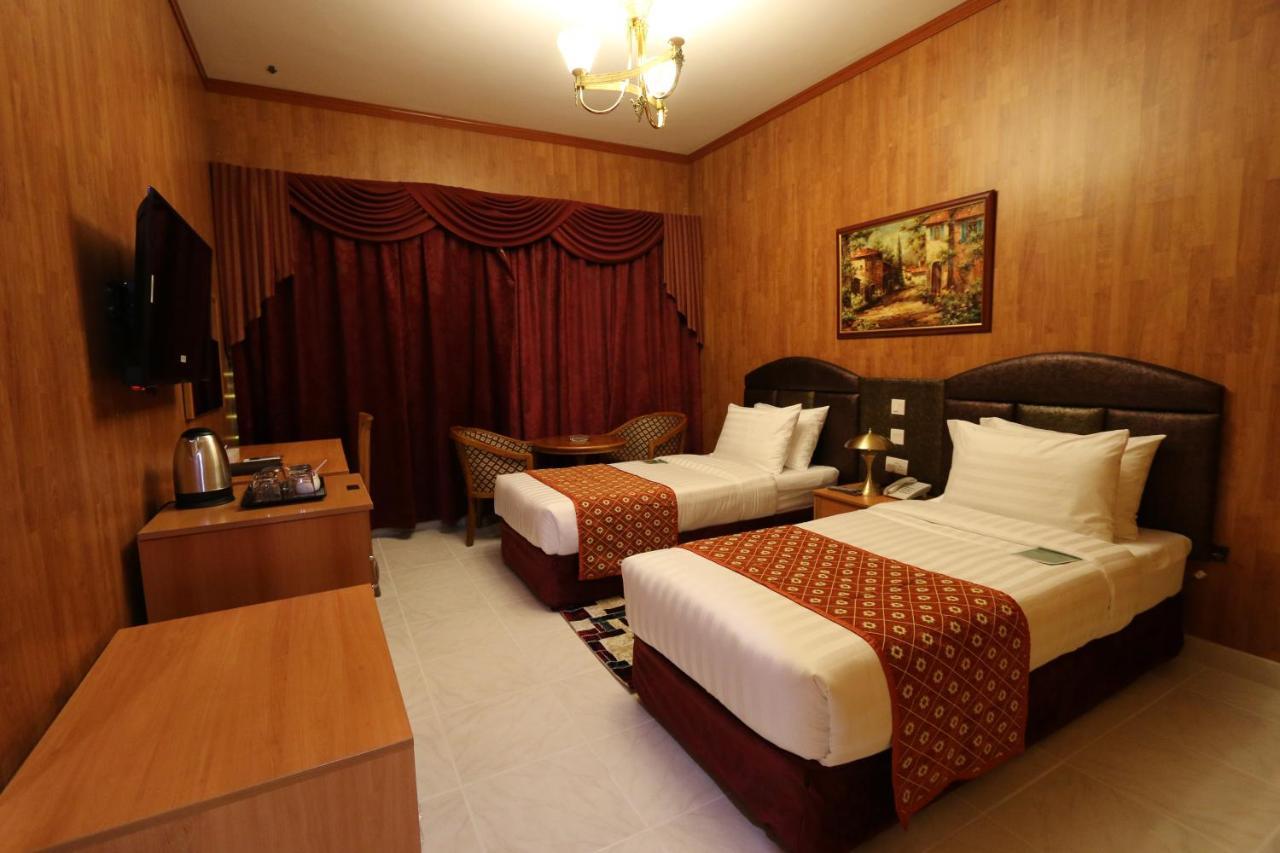 Hotel New California 3*