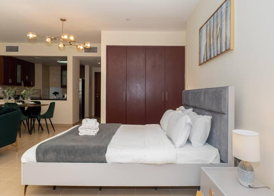 Stonetree - Near The Apartment Dubai