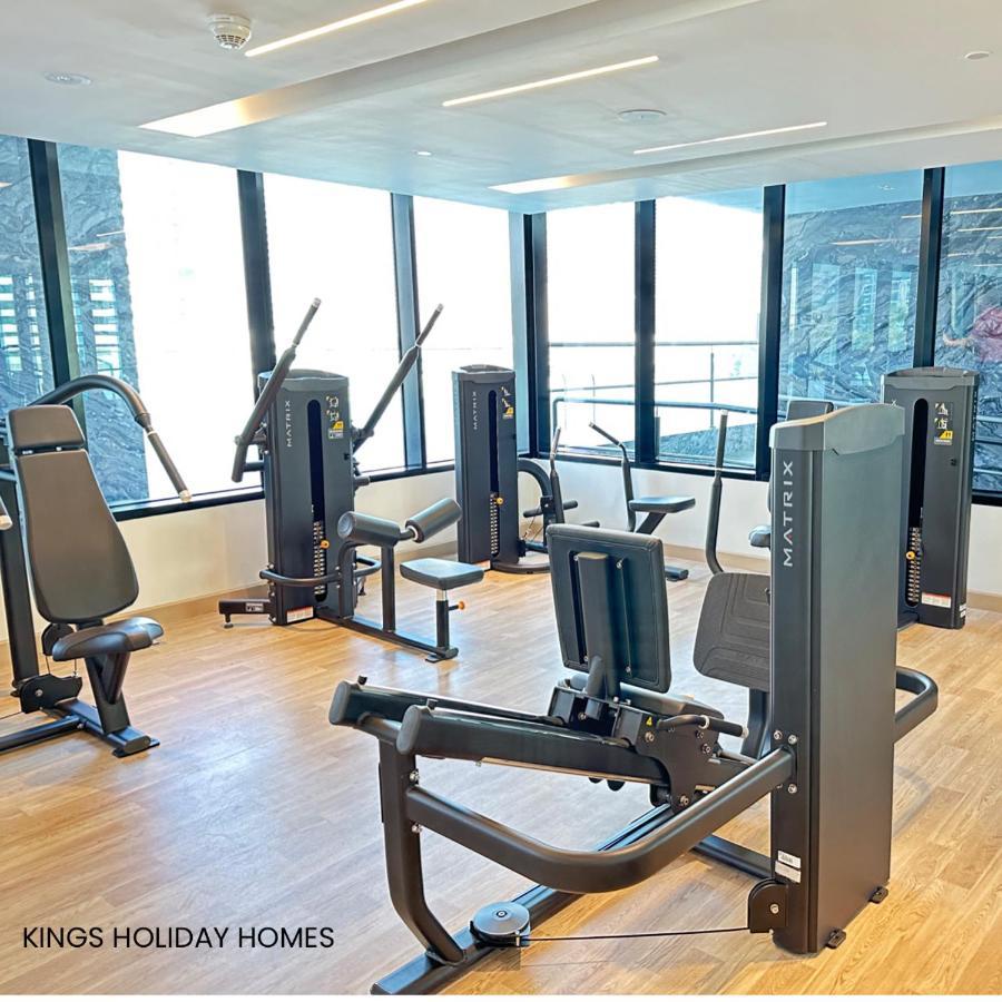 Apartment Binghatti Canal , Burj Khalifa View With Private Jacuzzi And Cinema Screen ,kings