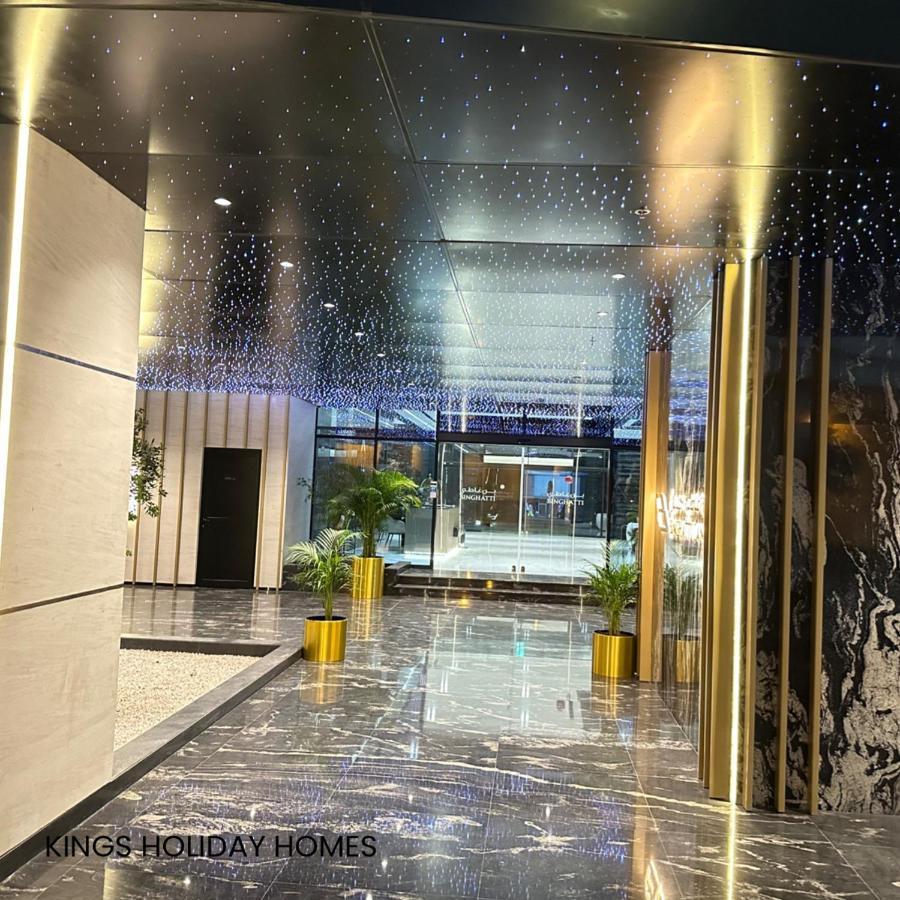 Binghatti Canal , Burj Khalifa View With Private Jacuzzi And Cinema Screen ,kings Apartment Dubai