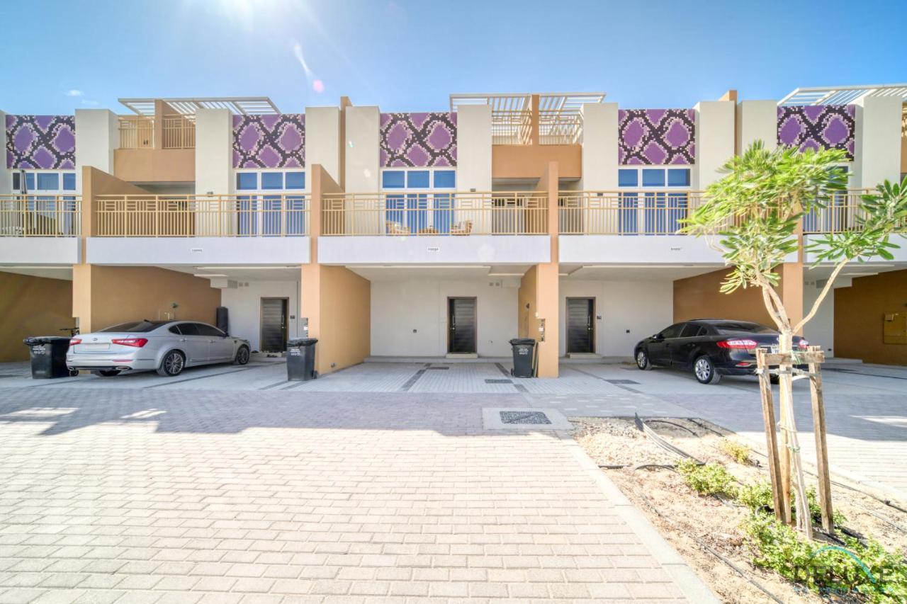 Peaceful 3br Townhouse At Damac Hills 2, Dubailand By Deluxe Homes