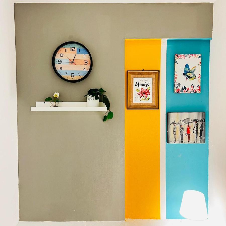 Glamorous Partition In Barsha 1 Near Metro Homestay