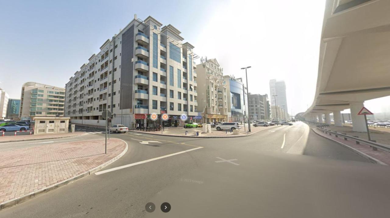 Lovely Partition In Barsha 1 Near Metro *
