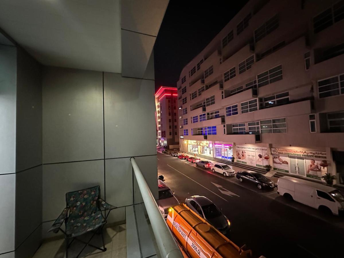 Homestay Lovely Partition In Barsha 1 Near Metro *