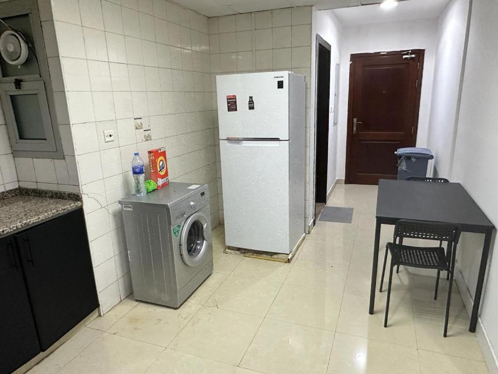 Lovely Partition In Barsha 1 Near Metro Homestay