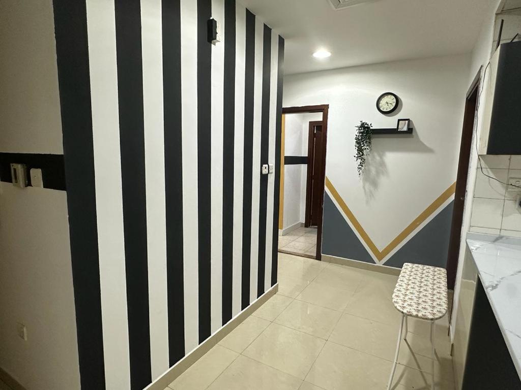 Lovely Partition In Barsha 1 Near Metro *