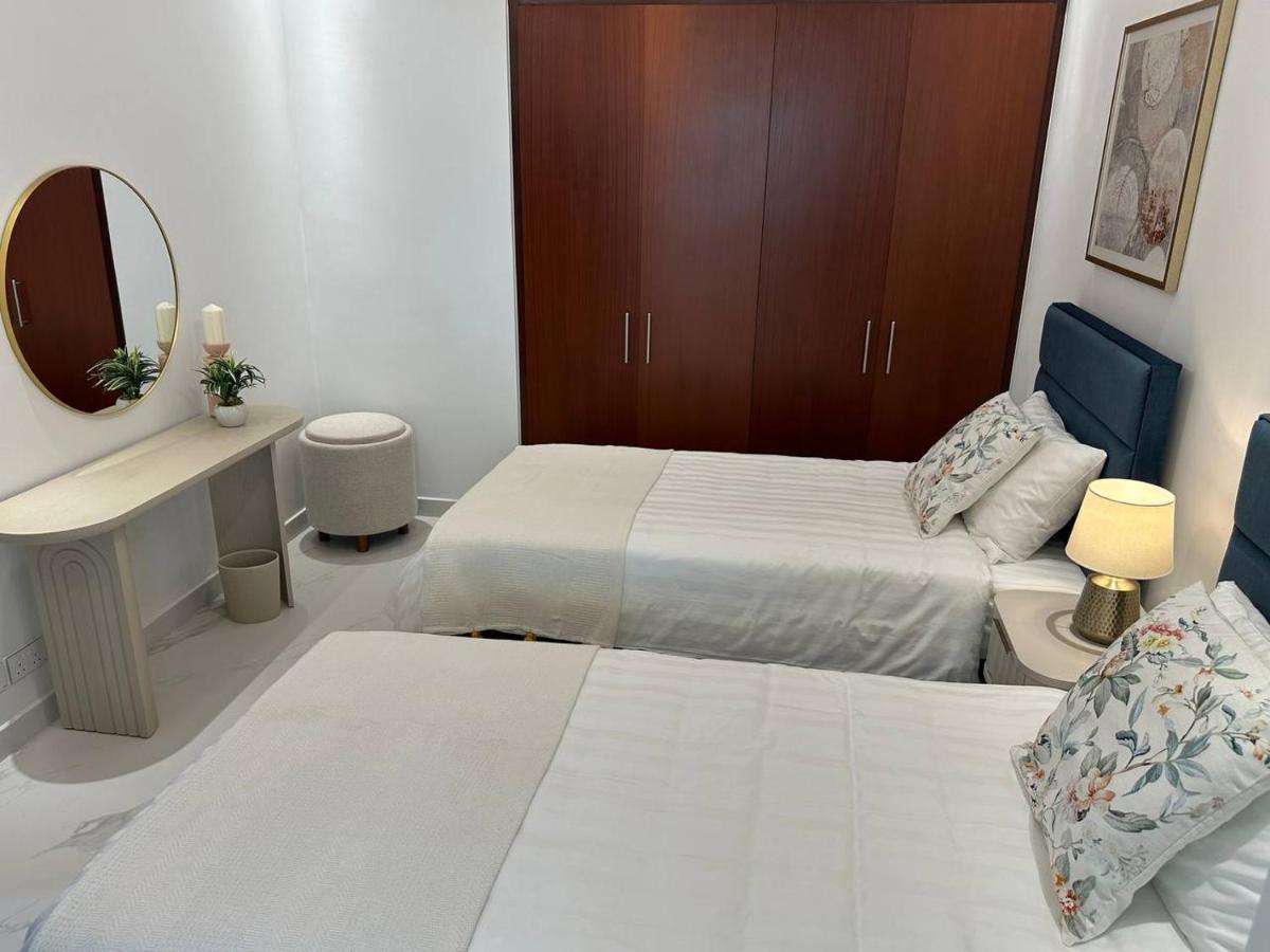 Mesk Tower Marina By Golden Casa * Dubai
