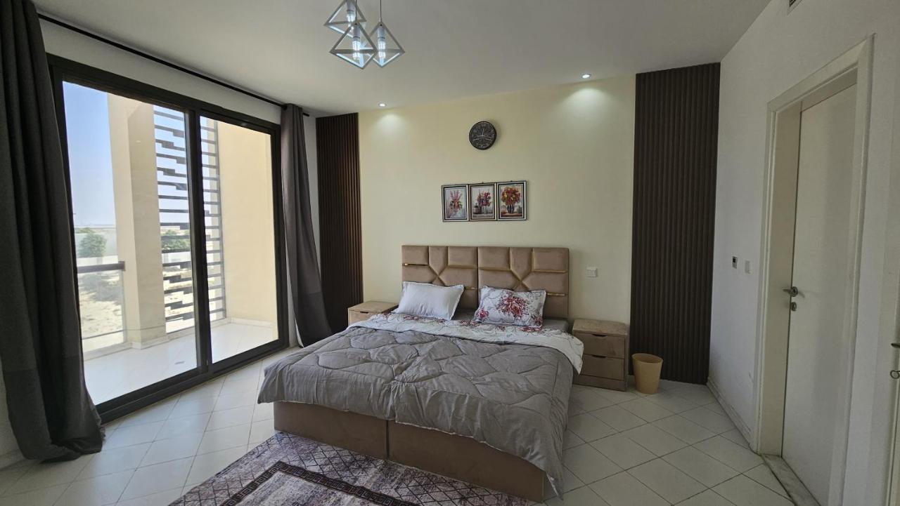 Elegant 2-bed + hall, G+1
