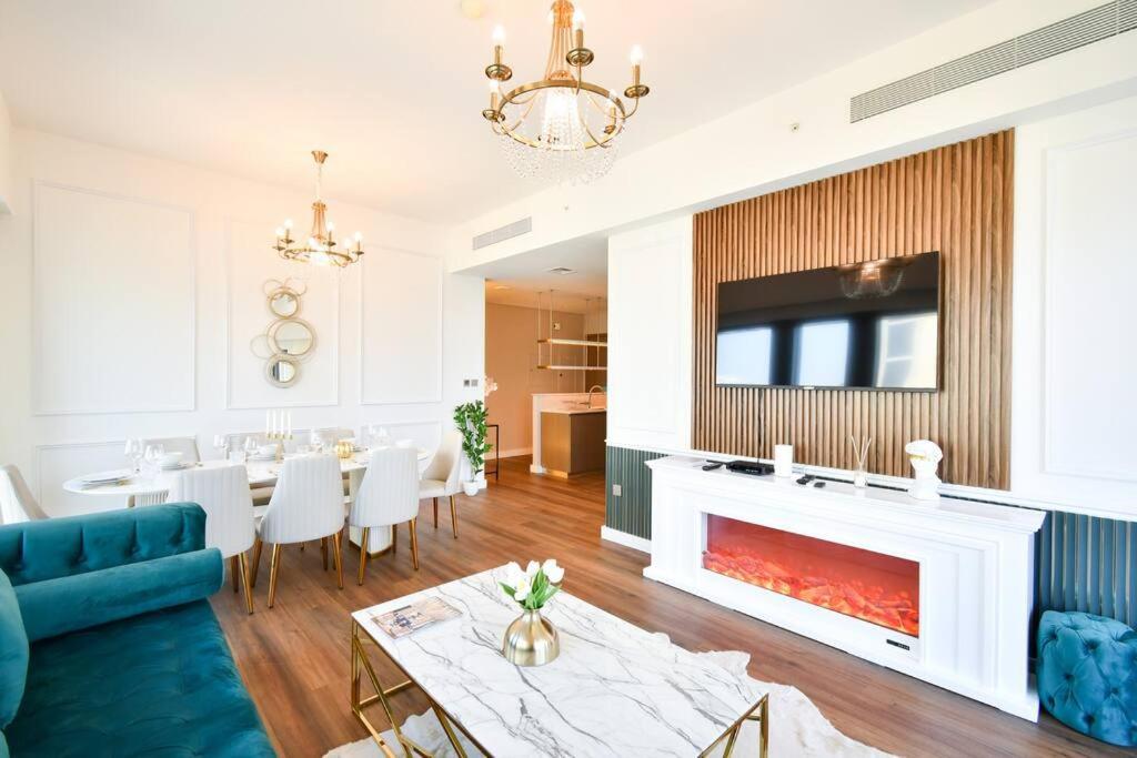 Burj Roayle-magical Burj & Fountain Sky Views 3+ 1 Bedroom