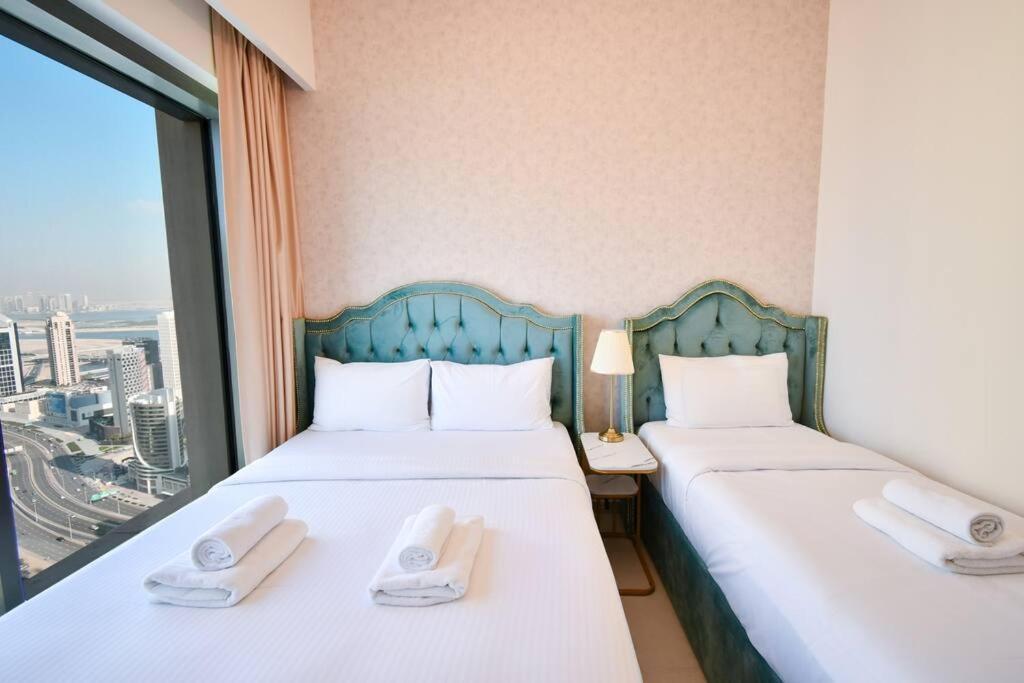 Burj Roayle-magical Burj & Fountain Sky Views 3+ 1 Bedroom Apartment *