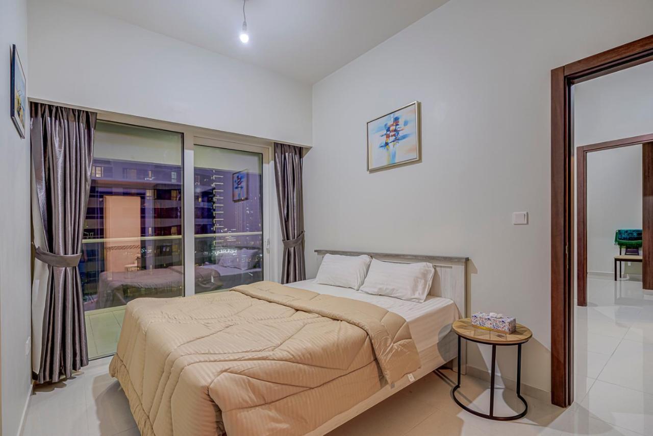 Two Bed Near Burj Khalifa Mall-5minuts-rva511