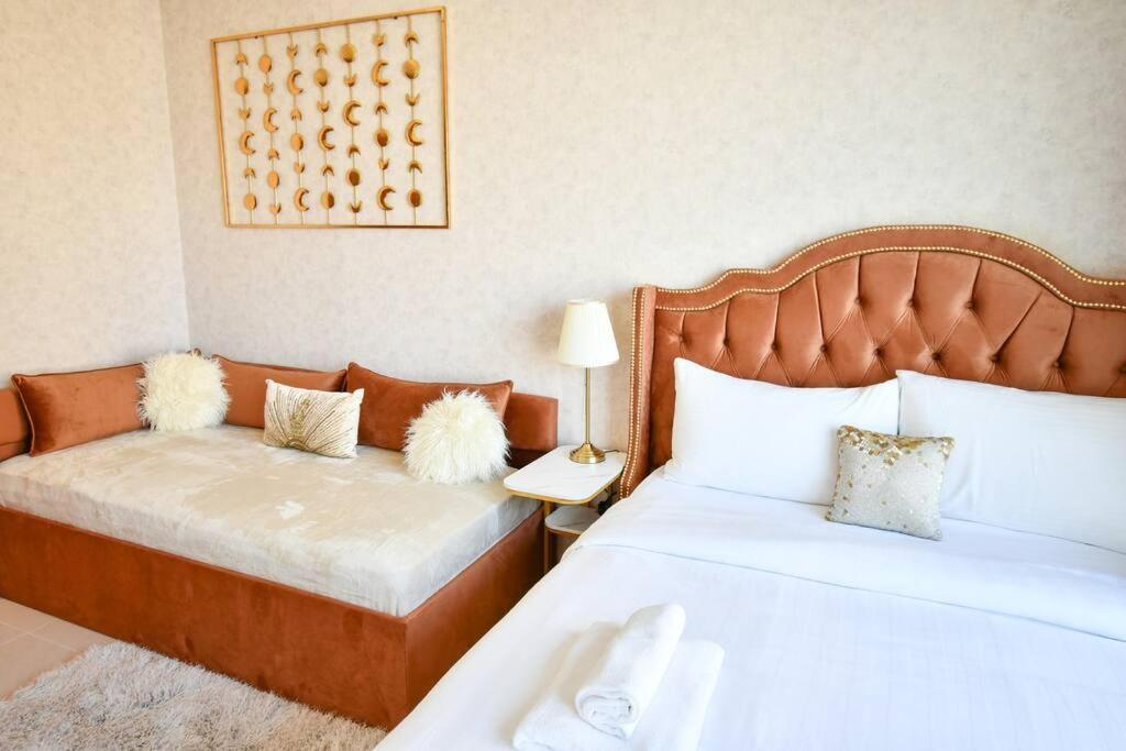 Burj Roayle-magical Burj & Fountain Sky Views 3+ 1 Bedroom Dubai
