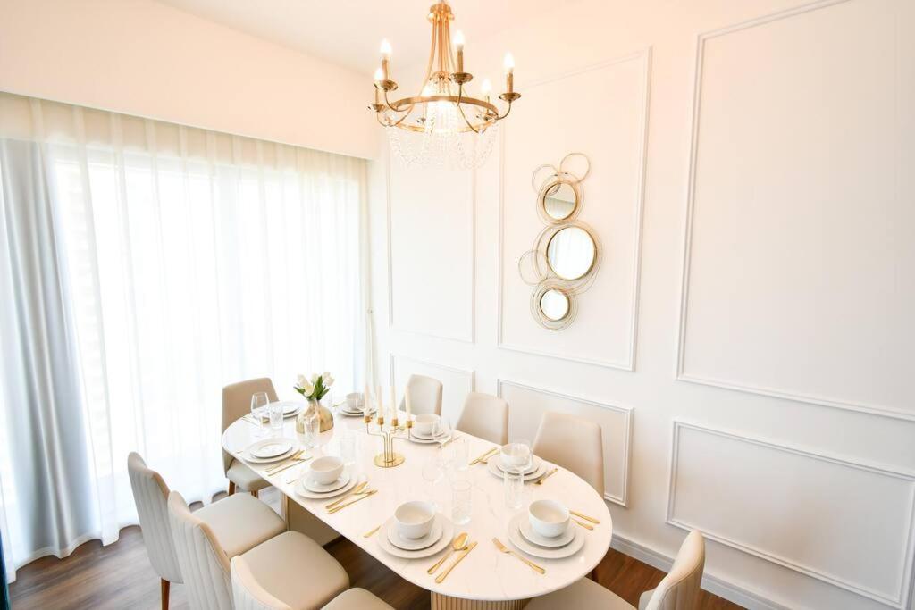 Burj Roayle-magical Burj & Fountain Sky Views 3+ 1 Bedroom *