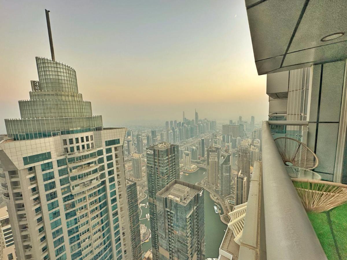 Apartment Life Above Clouds *