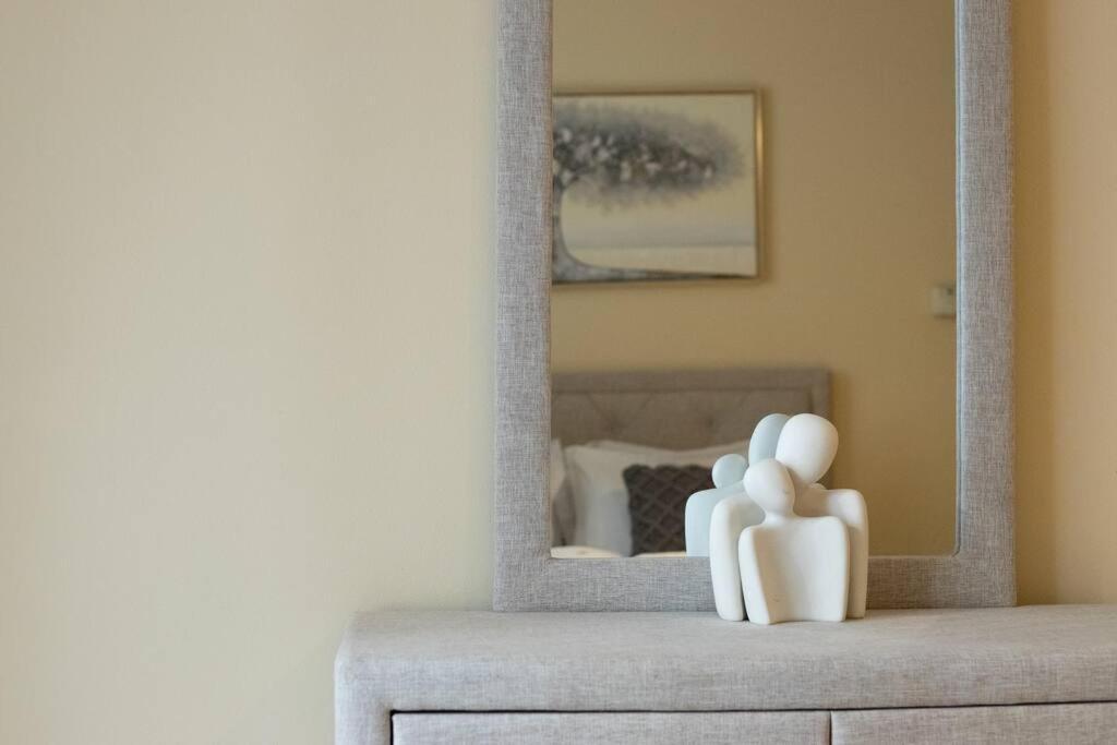 Spacious 4br In Jbr Next To The Apartment Dubai