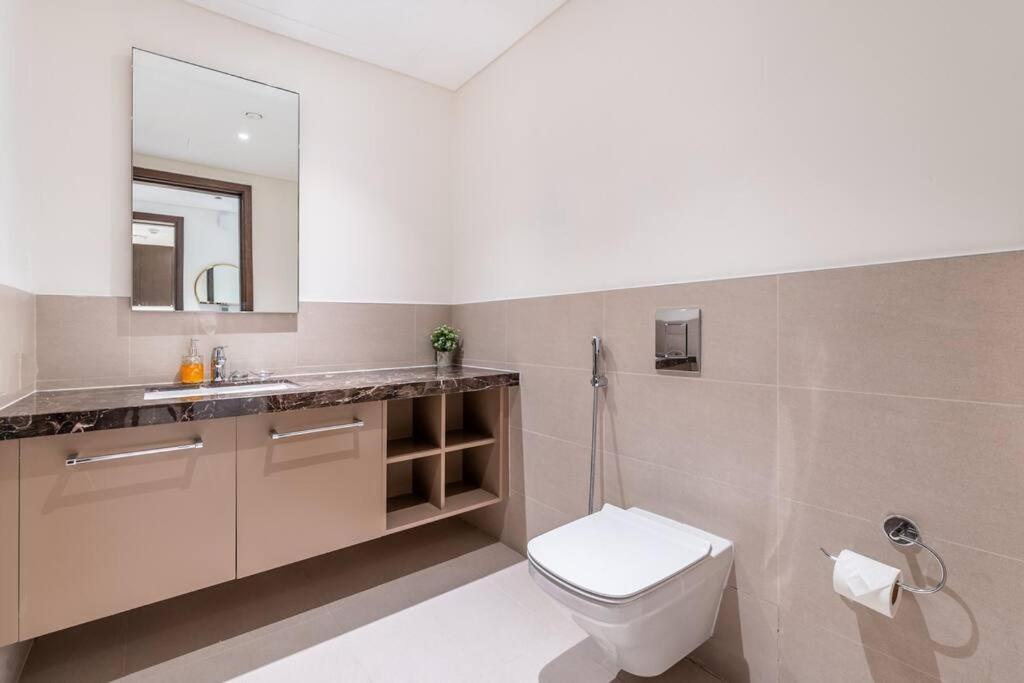 Premium Two Bedroom In Downtown Near Opera Apartment Dubai