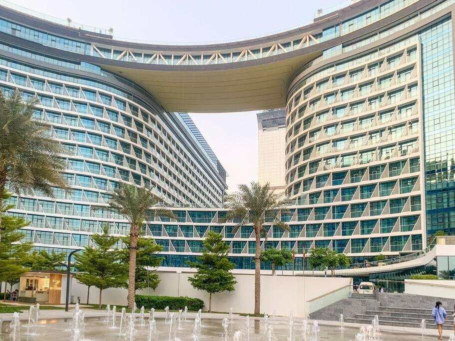 Apartment Chic With Breathtaking Views At Seven Palm