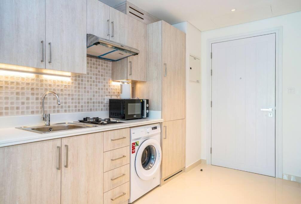 Apartment Chic With Breathtaking Views At Seven Palm