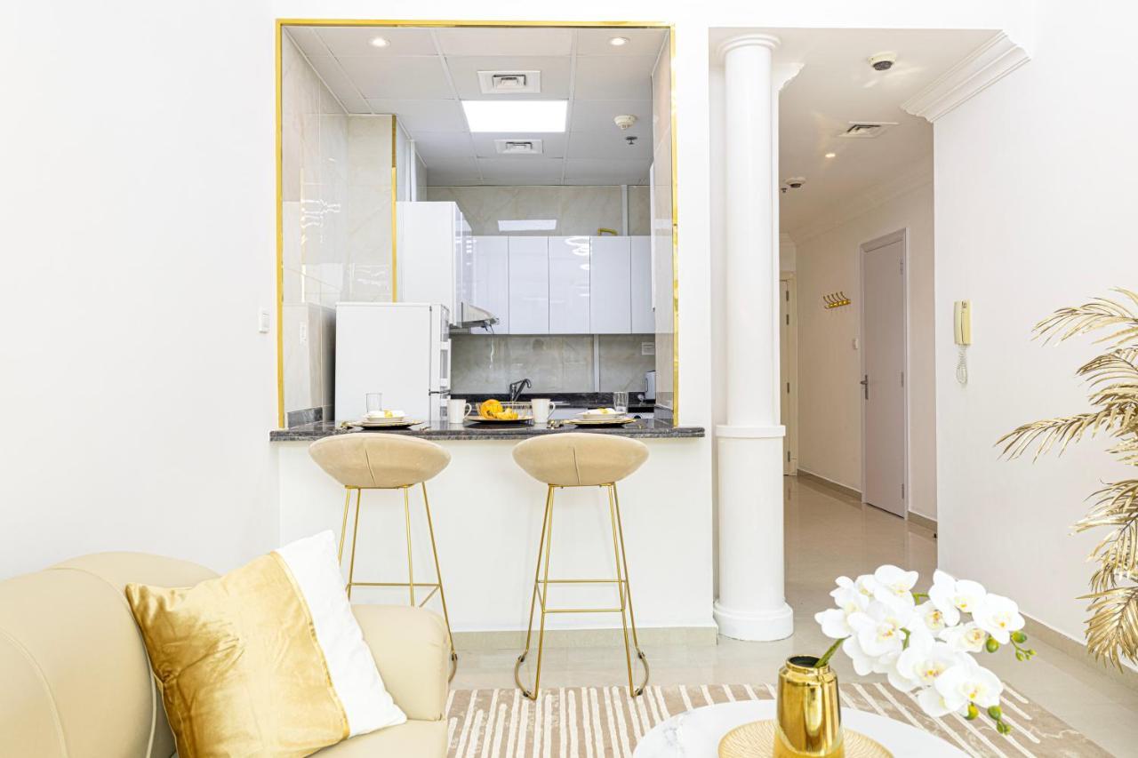 Luxury 1 Bedroom On Marina Walk Apartment