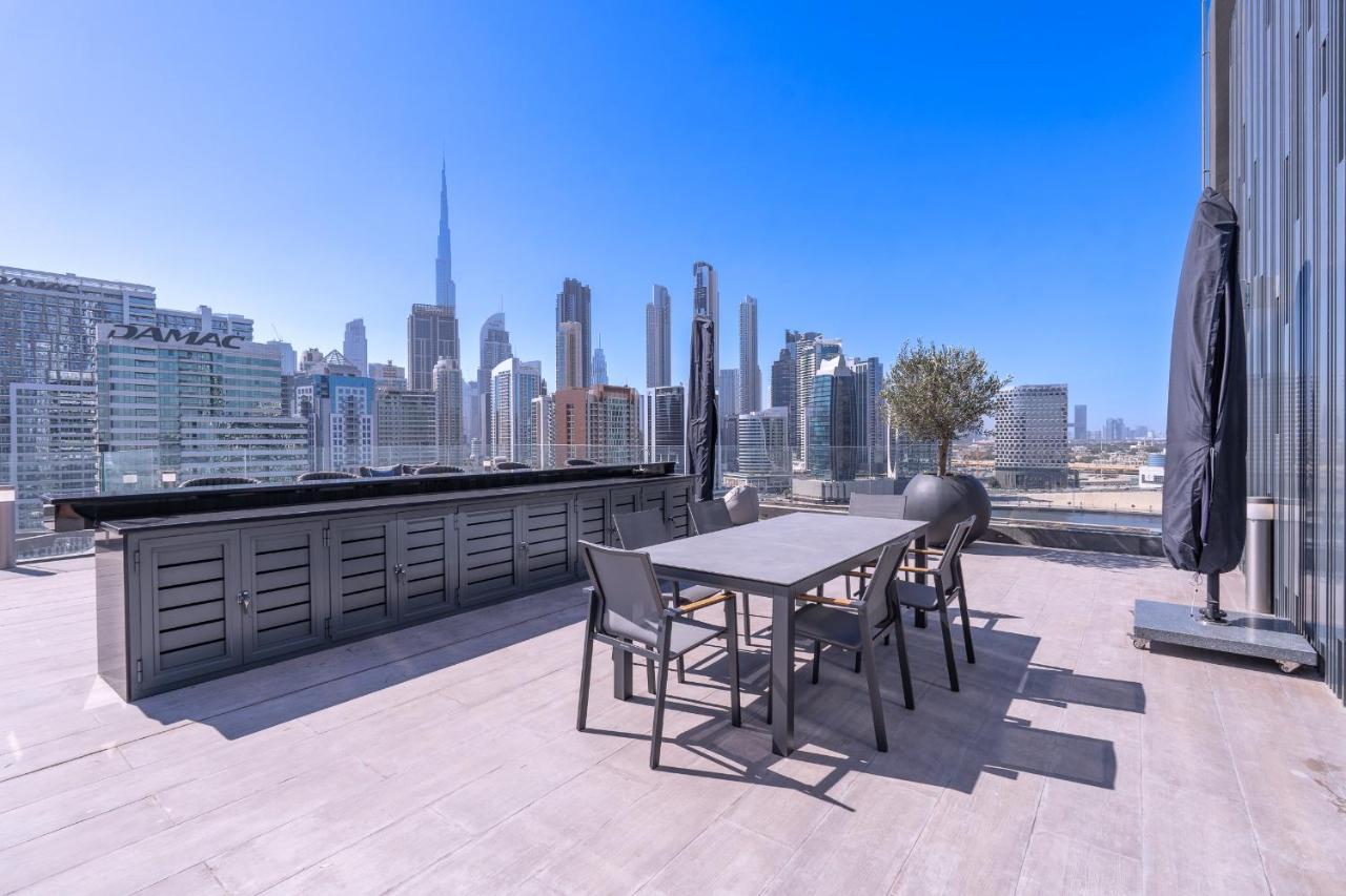 Apartment Azure Accents With Burj Khalifa View Dubai