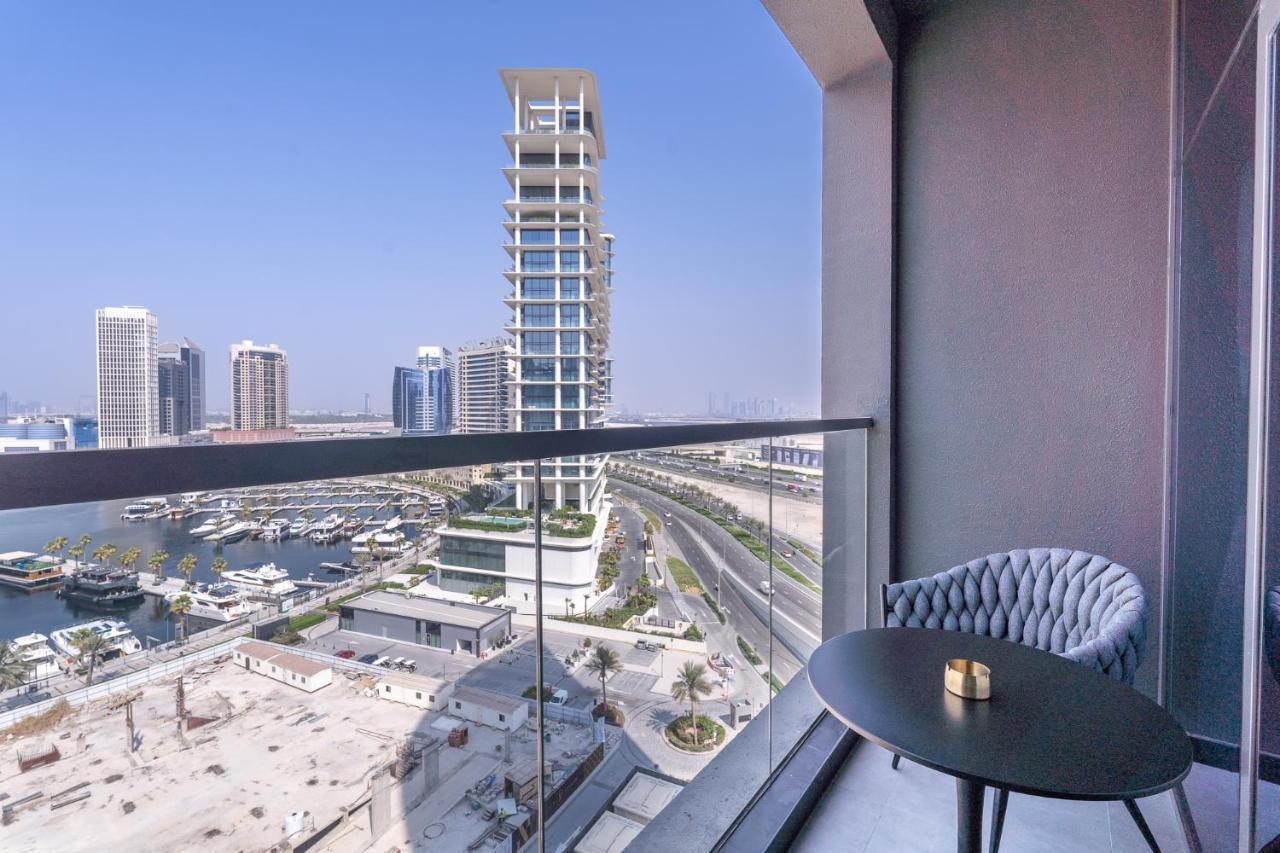Azure Accents With Burj Khalifa View Apartment Dubai