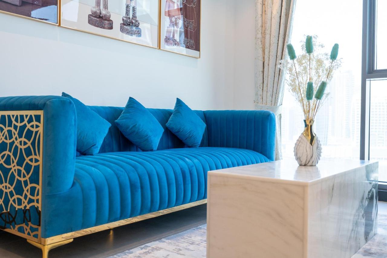 Azure Accents With Burj Khalifa View Apartment *