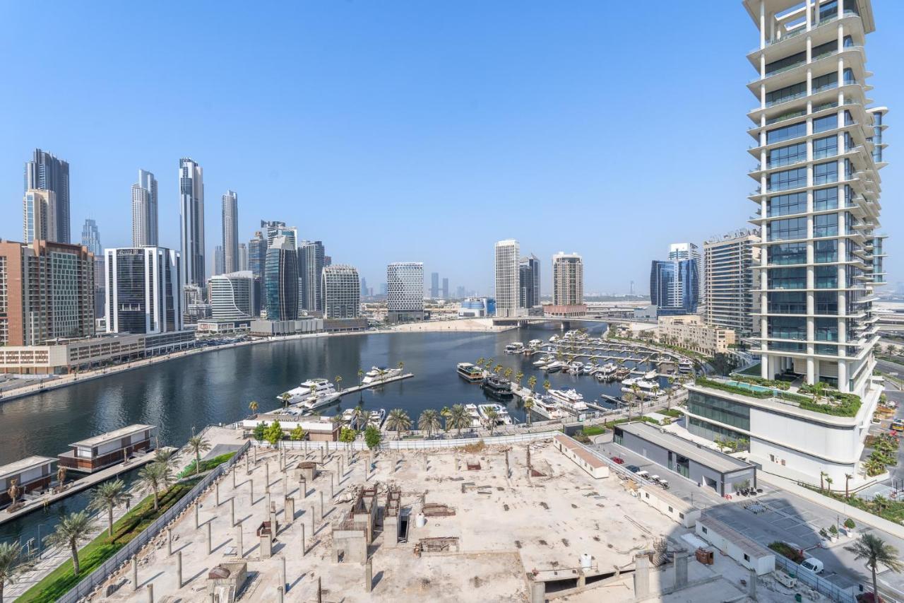 Apartment Azure Accents With Burj Khalifa View