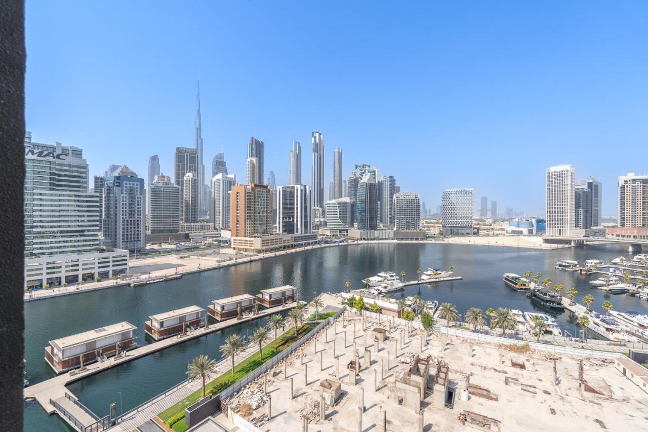 Azure Accents With Burj Khalifa View Apartment
