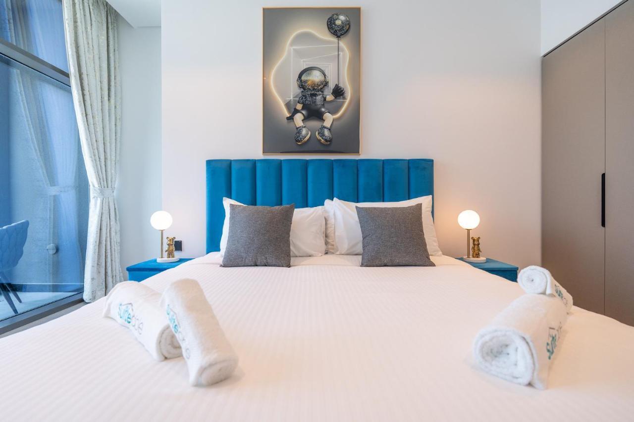 Apartment Azure Accents With Burj Khalifa View *