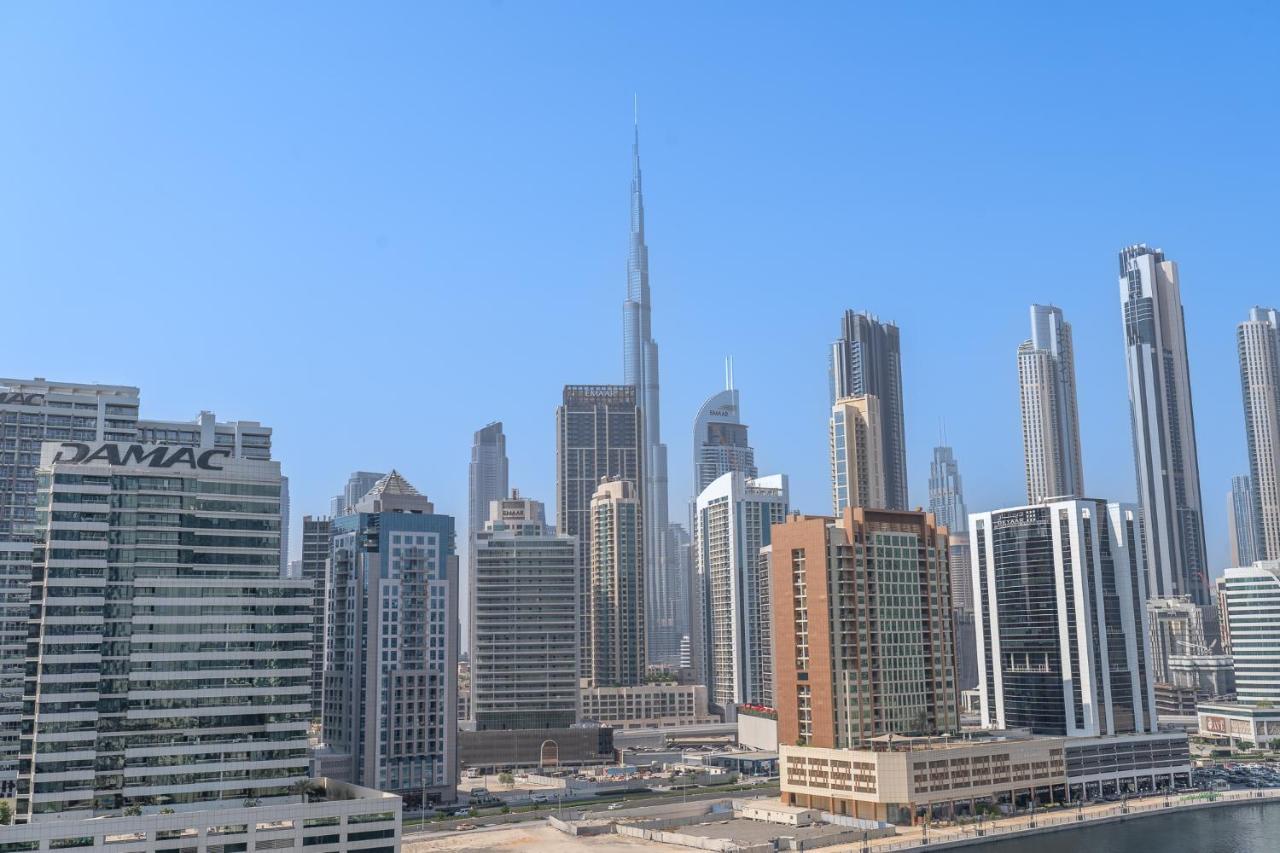 Azure Accents With Burj Khalifa View Apartment *