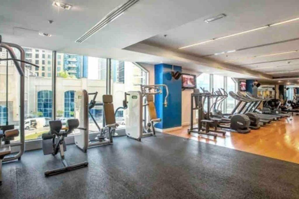 Marina With Sea View, Pool And Gym Apartment Dubai