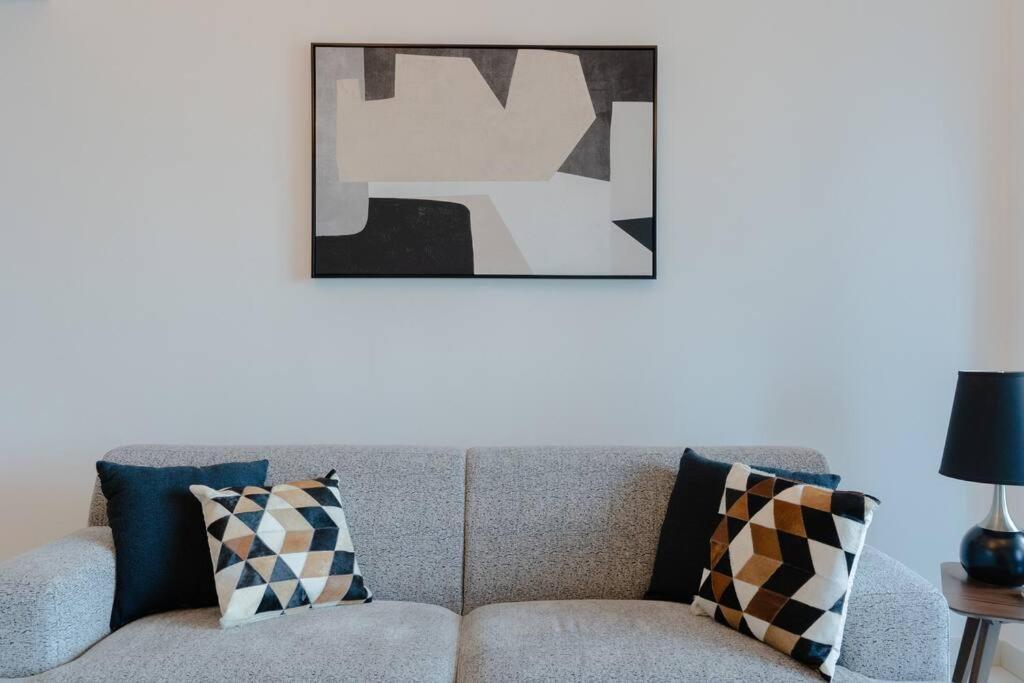Apartment Fantastic View L Great Amenities L Superb Location