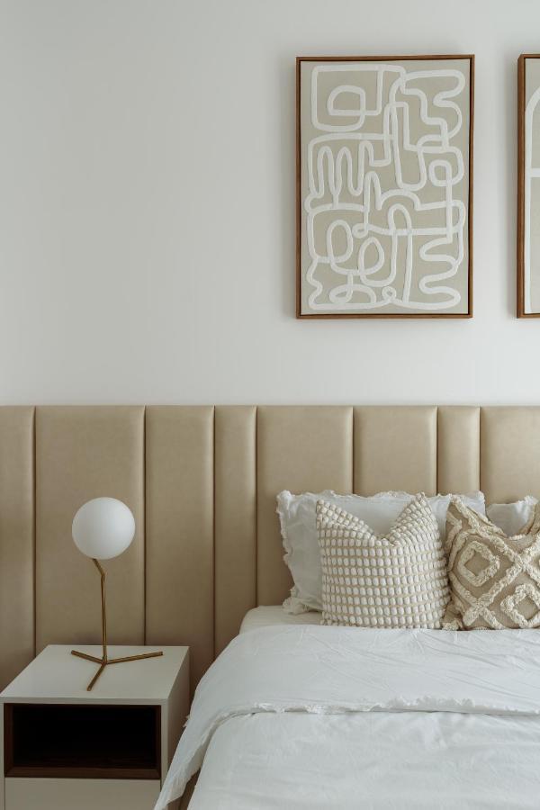 Luxe Nautical Style 2 Bd In Vida Yacht Club *