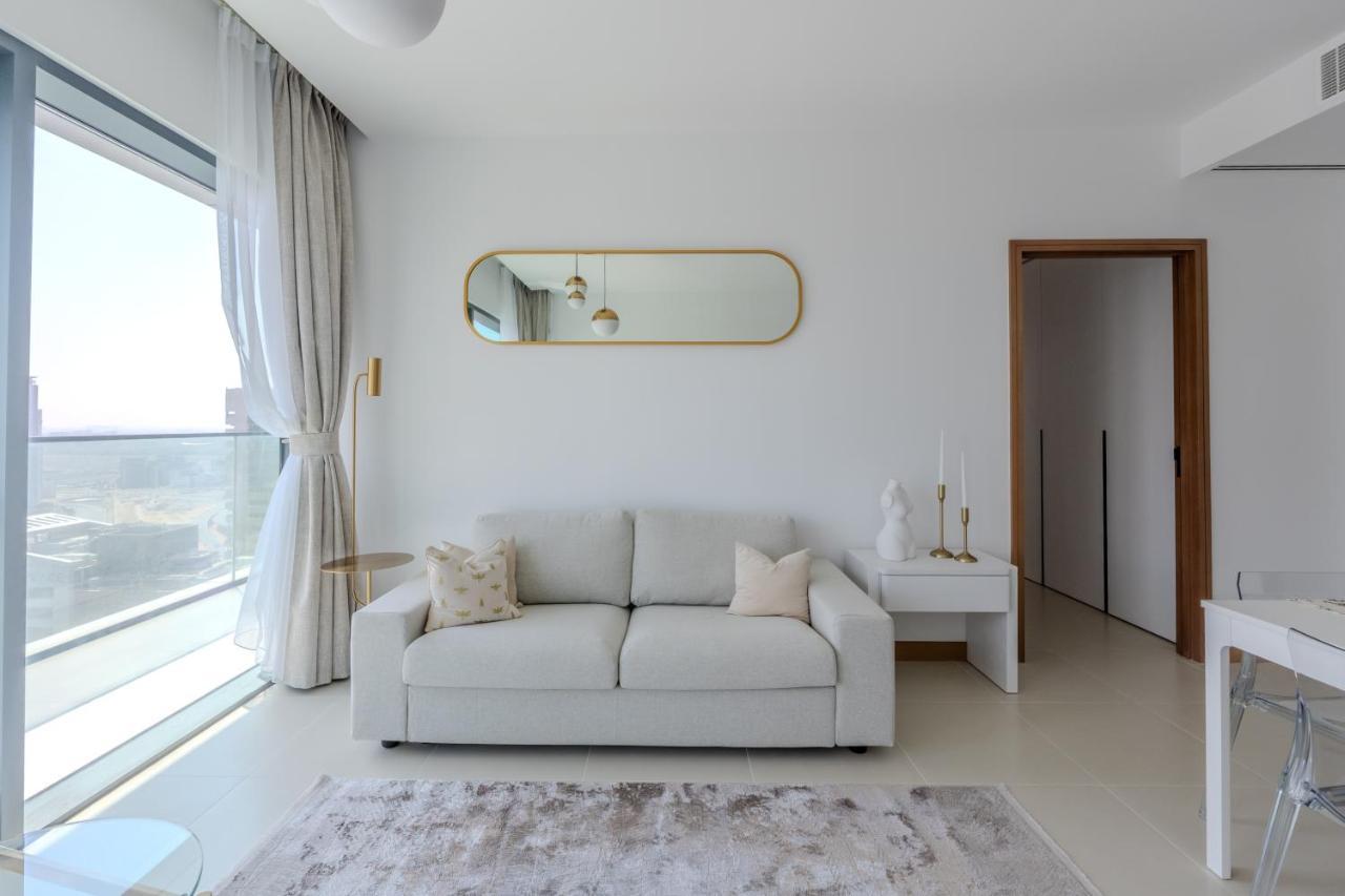 Luxe Nautical Style 2 Bd In Vida Yacht Club Apartment Dubai