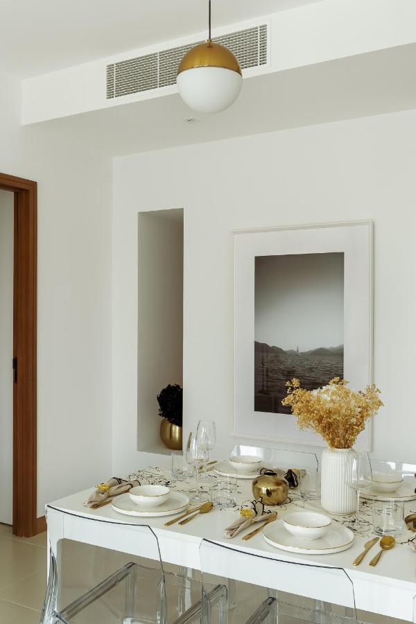 Luxe Nautical Style 2 Bd In Vida Yacht Club Dubai