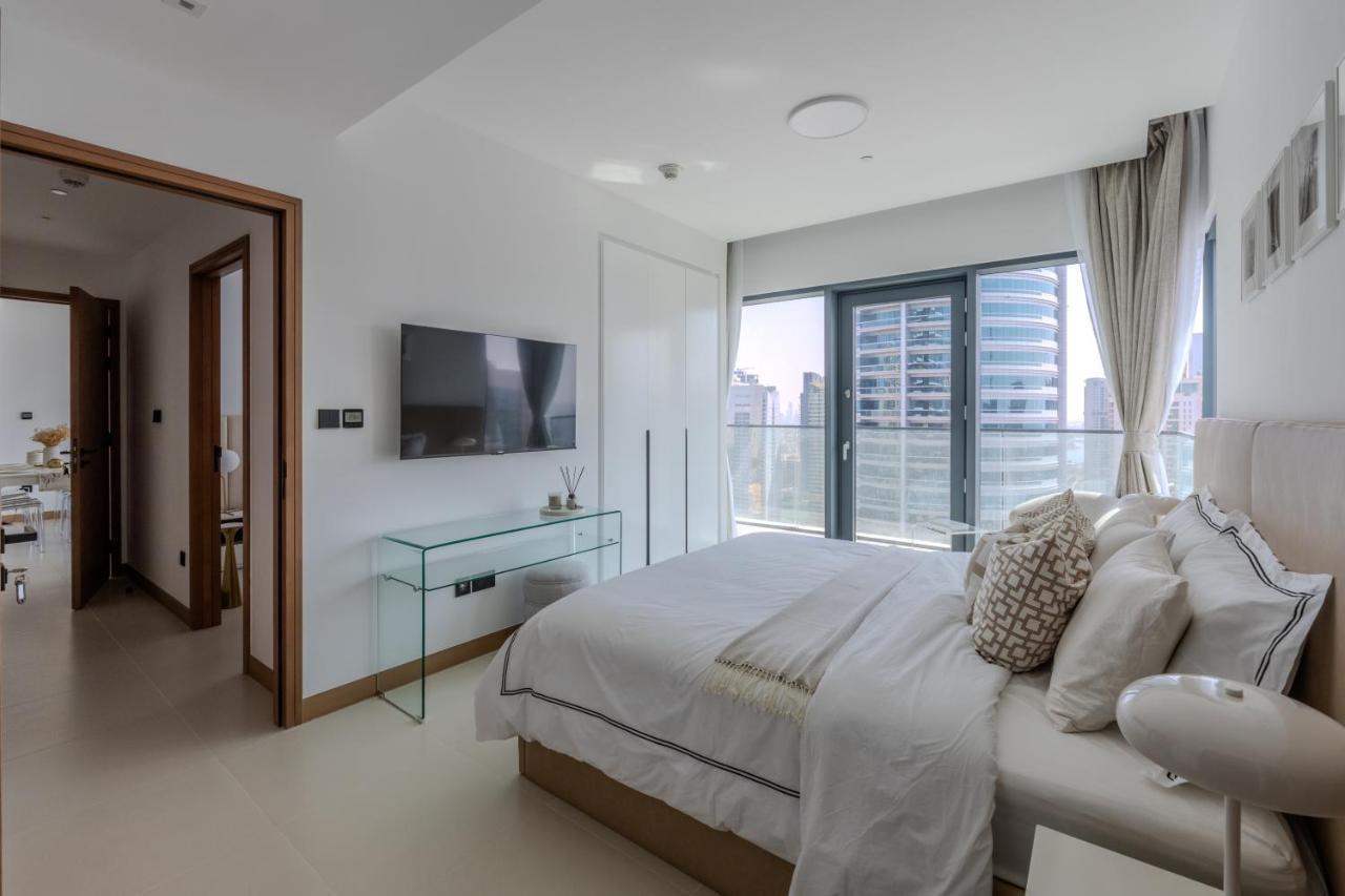 Luxe Nautical Style 2 Bd In Vida Yacht Club *