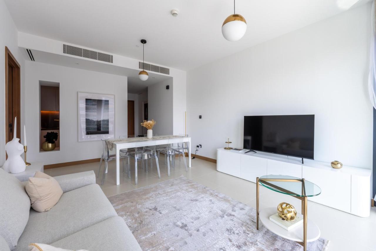 Apartment Luxe Nautical Style 2 Bd In Vida Yacht Club