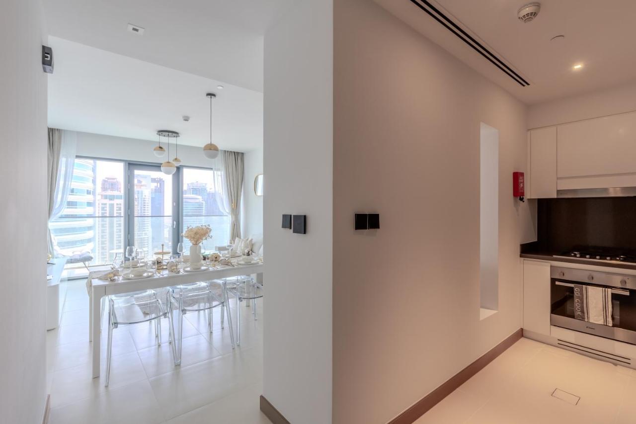 Luxe Nautical Style 2 Bd In Vida Yacht Club Apartment *