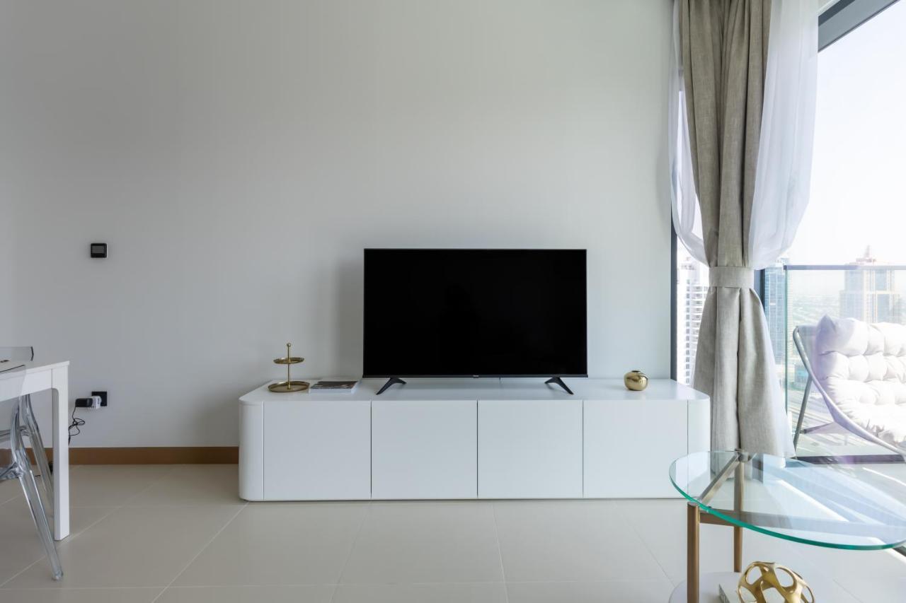 Luxe Nautical Style 2 Bd In Vida Yacht Club Apartment *