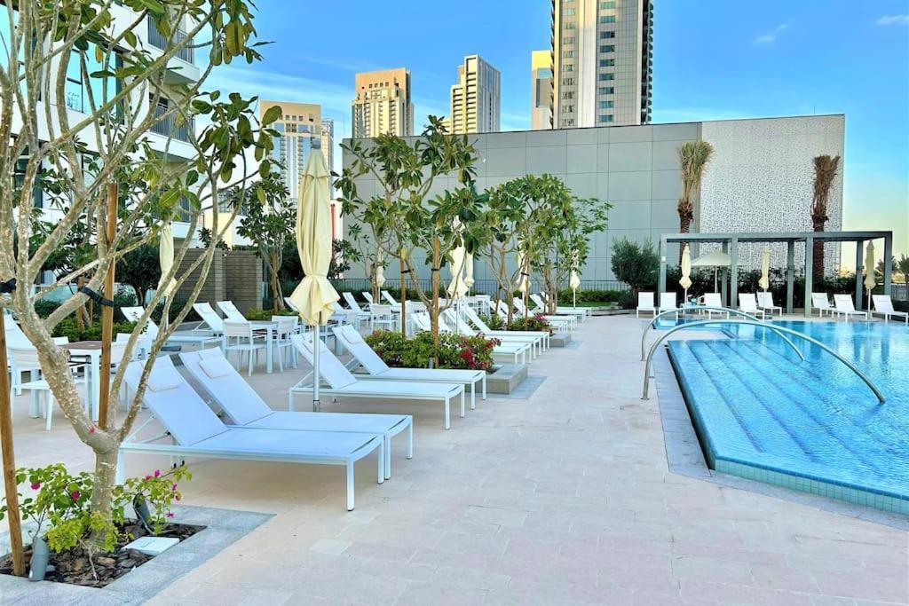 Luxury Creek Balcony & View Apartment Dubai