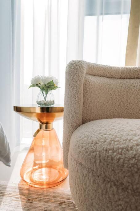 Luxury Creek Balcony & View Apartment Dubai