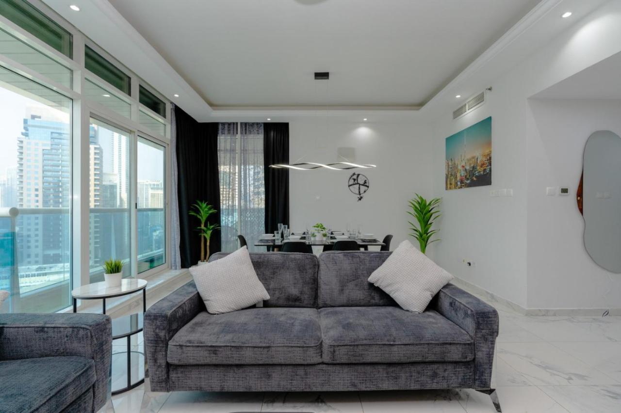 Spectacular Marina Views Modern Furnished - 3br Apartment Dubai
