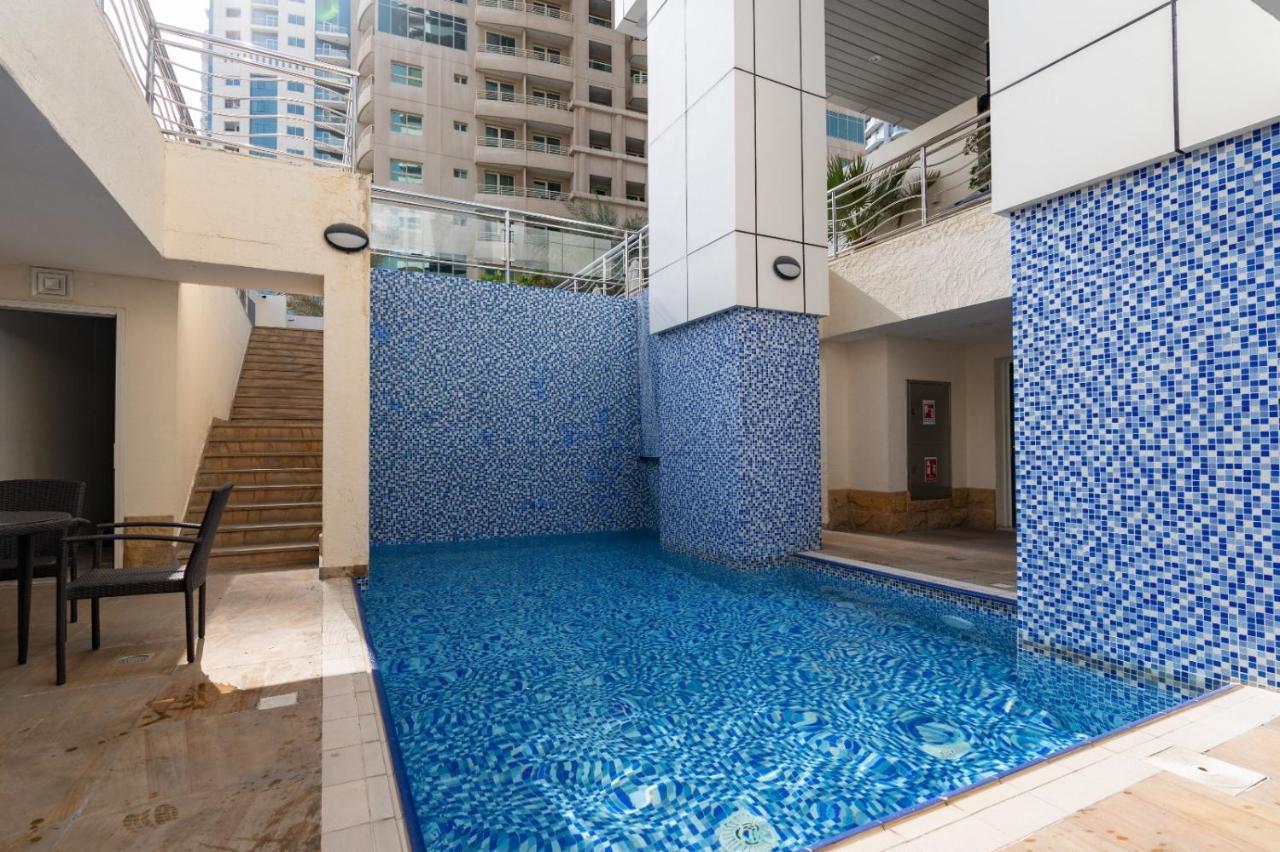 Spectacular Marina Views Modern Furnished - 3br Apartment *