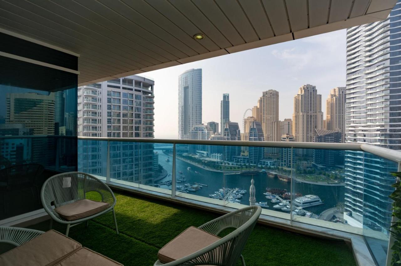 Spectacular Marina Views Modern Furnished - 3br Apartment Dubai