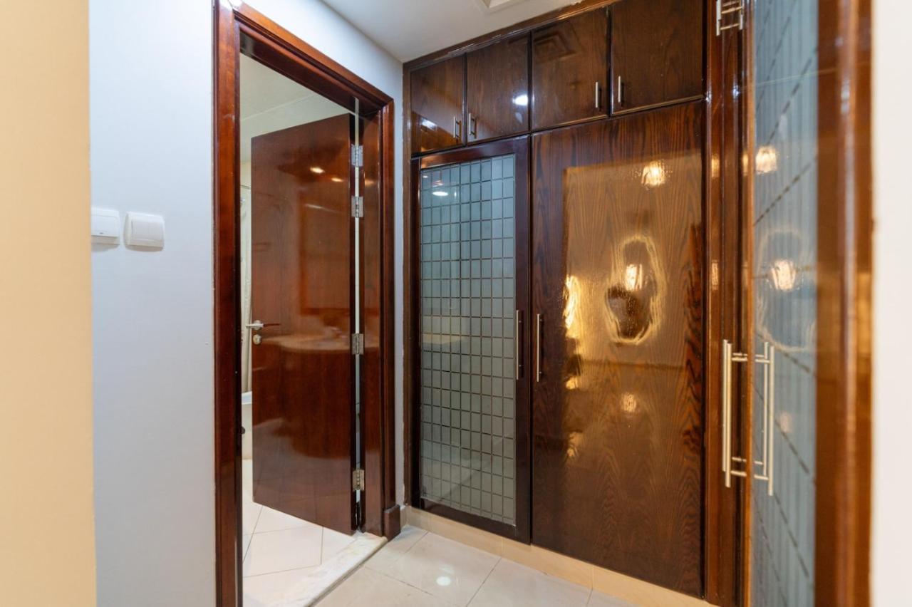 Apartment Spectacular Marina Views Modern Furnished - 3br