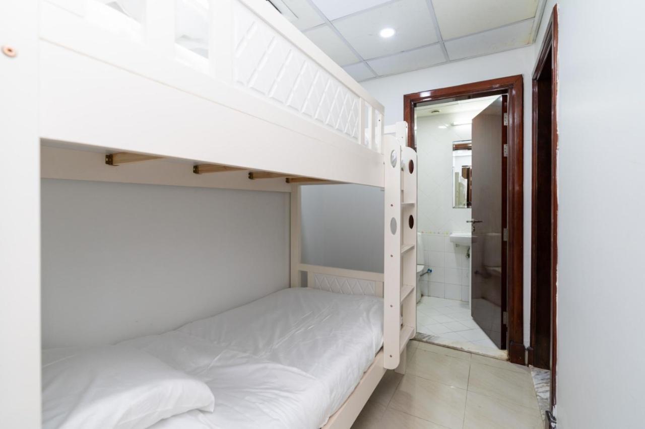 Spectacular Marina Views Modern Furnished - 3br Apartment